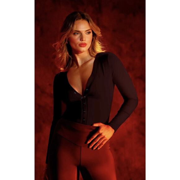 Popilush Redtag Shapewear Bodysuit Long Sleeve V-Neck Tummy Control NWT L - Picture 1 of 7